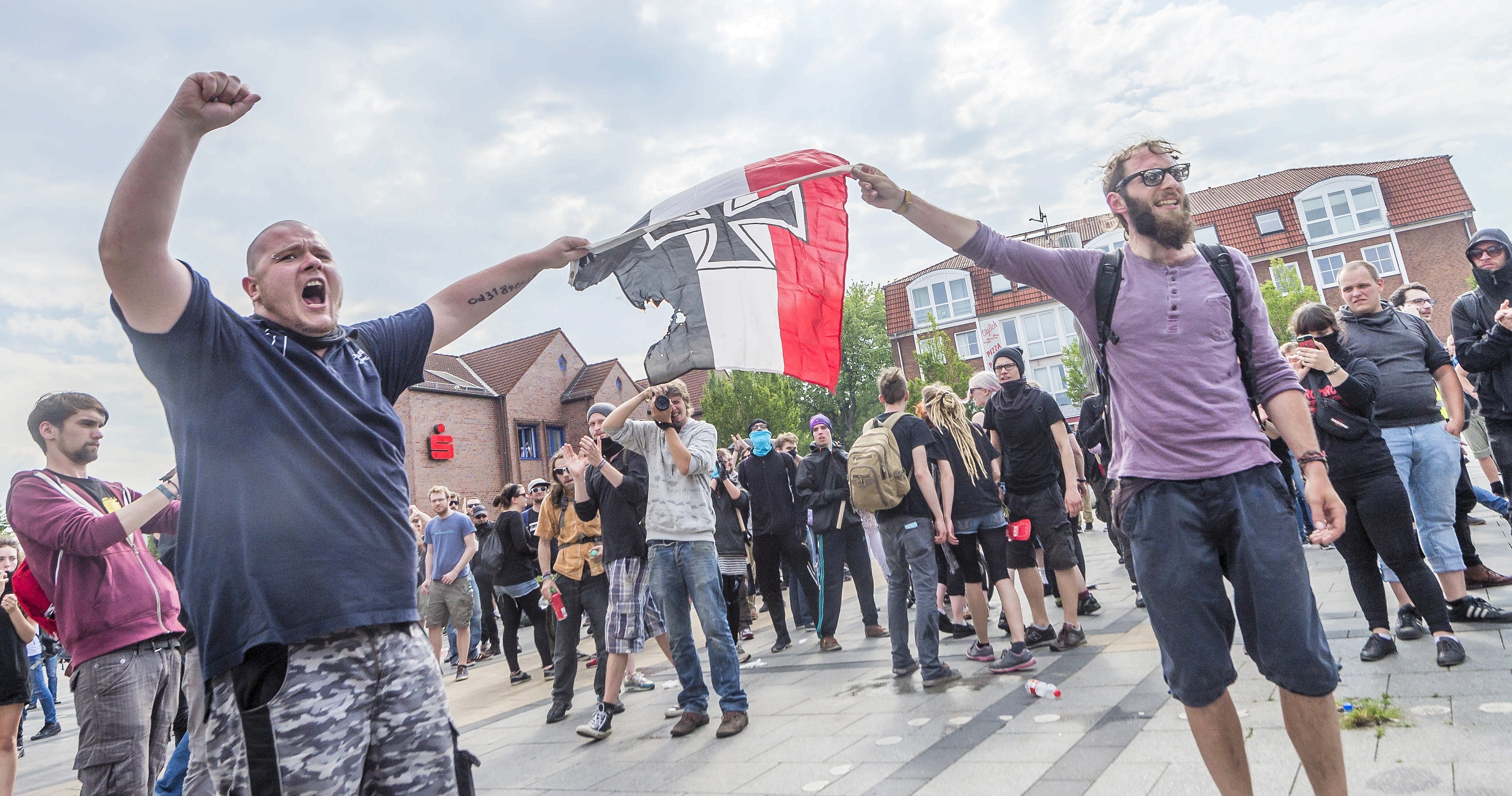 Rund 1000 Neonazis marschierten am 4.6. durch Dortmund.
