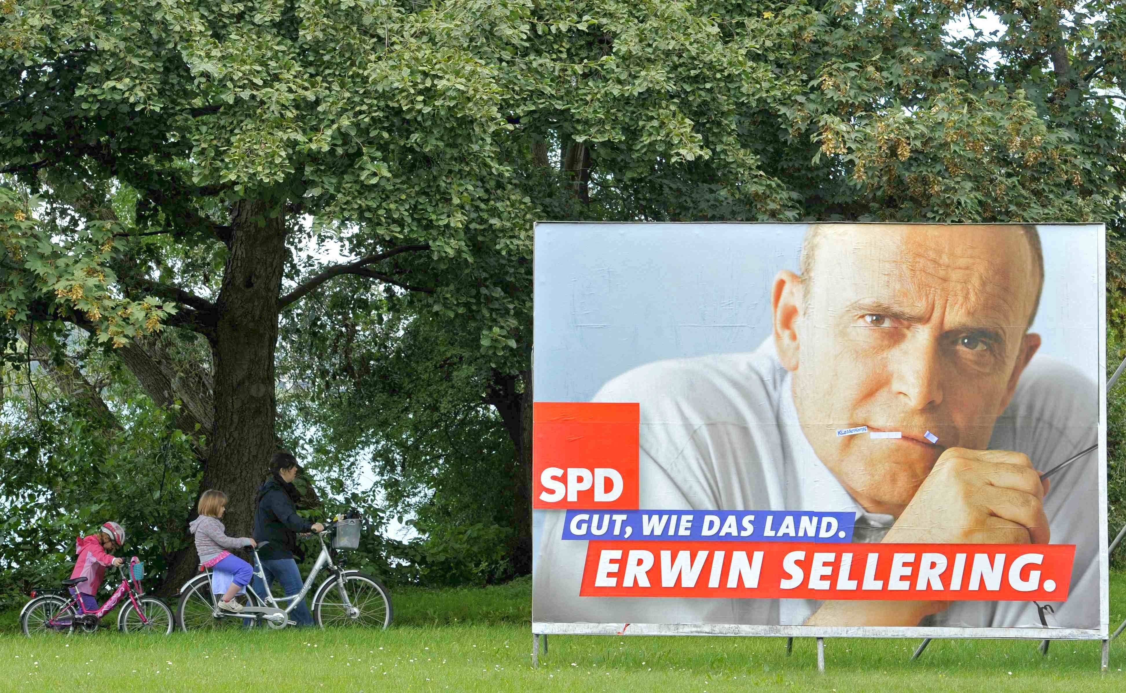 Die Prognosen für die Wahl bescheinigten Erwin Sellering bereits zuvor die besseren Chancen. Sellering...