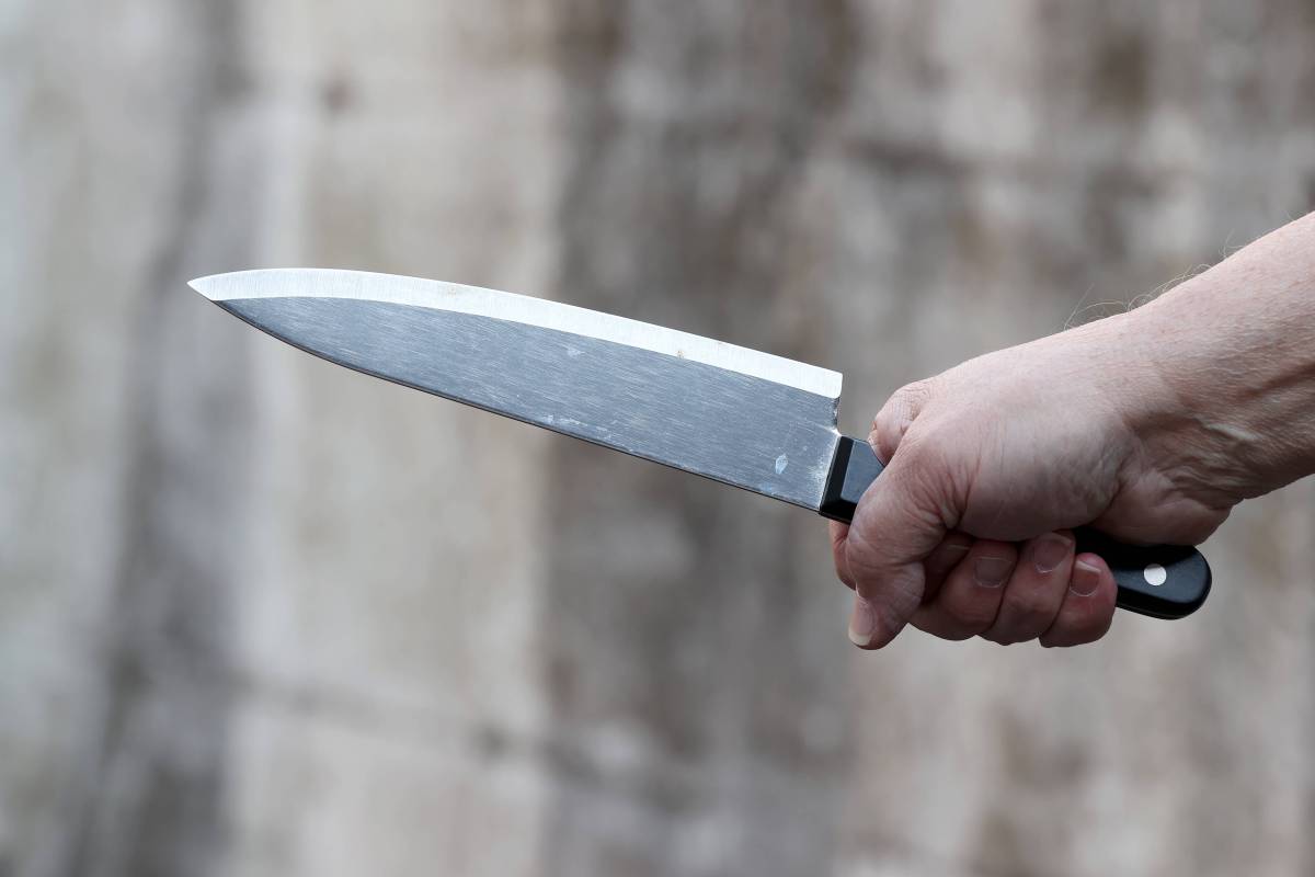 NRW: Eine Person zÃ¼ckt ein Messer