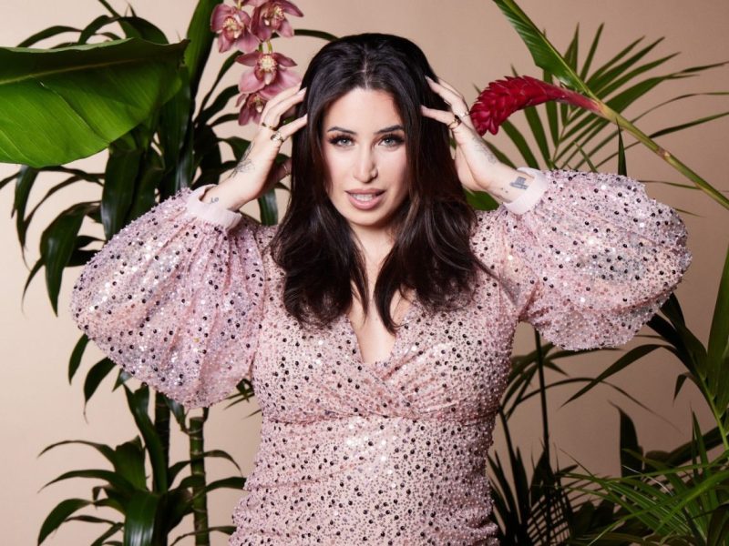 Ex-Dschungelcamperin Jolina Mennen packt über die Show aus.