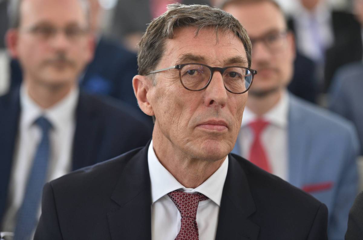 GerichtsprÃ¤sident Rainer Schlegel fordert, dass jeder in die Rente einzahlen mÃ¼sse, um das das Rentensystem zu stabilisieren.