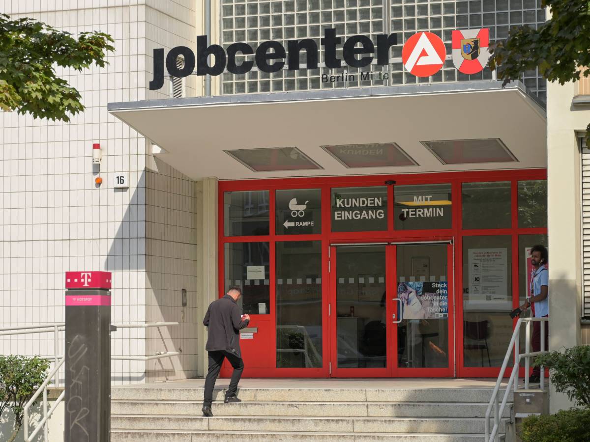 Das Zuflussprinzip regelt wie lange das Jobcenter Leistungen zahlt, wenn du einen neuen Job gefunden hast.