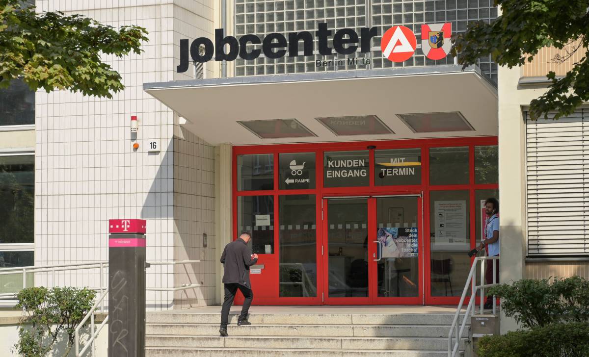 Das Zuflussprinzip regelt wie lange das Jobcenter Leistungen zahlt, wenn du einen neuen Job gefunden hast.