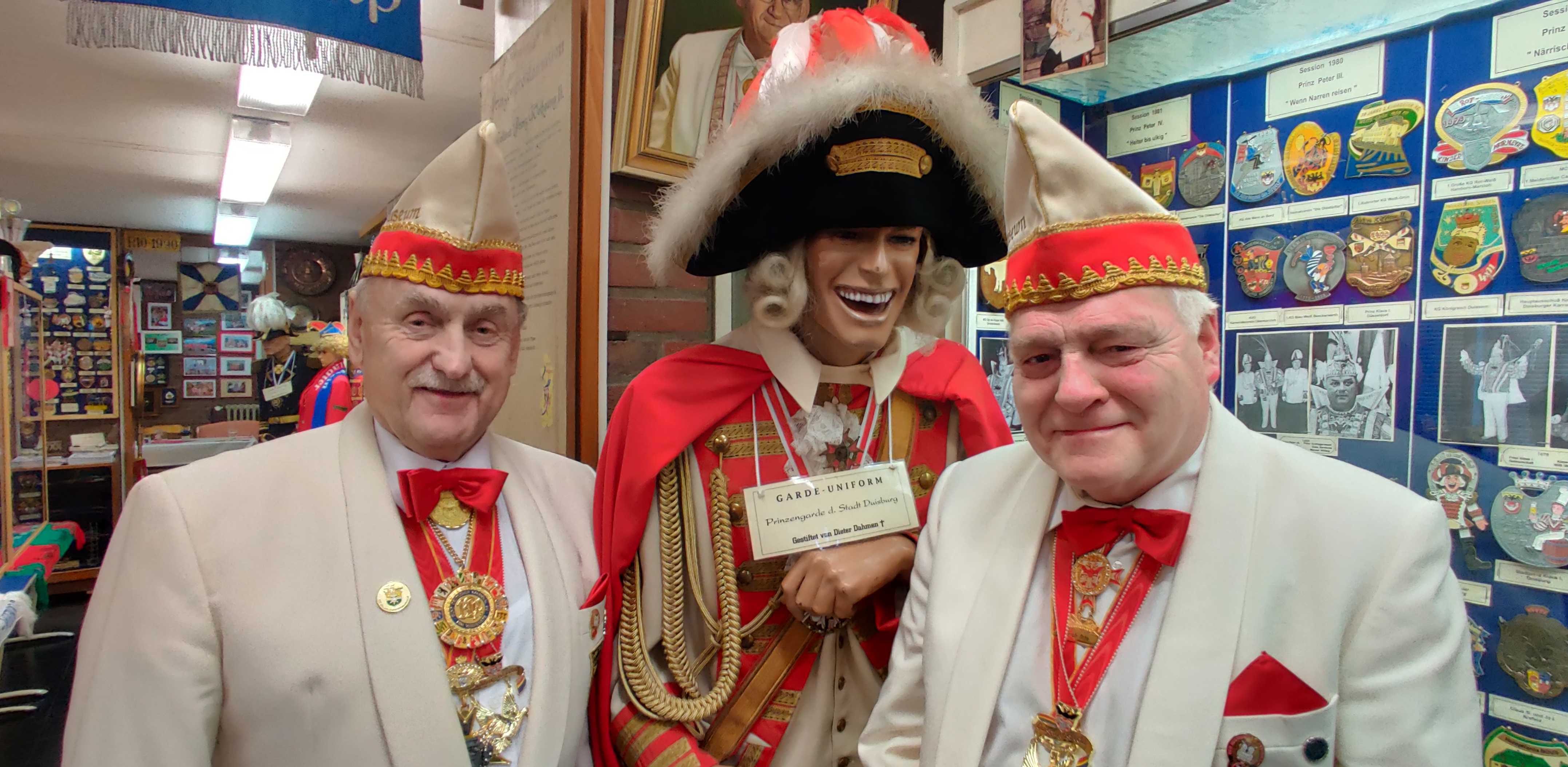 Karneval in NRW Museum Duisburg, Leiter Hans-Jürgen Groß (l.) und Erich Otto (r.)