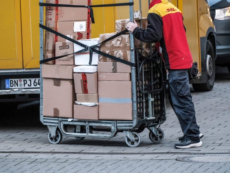 Schleppen sich Paketboten von DHL und Co. krank?