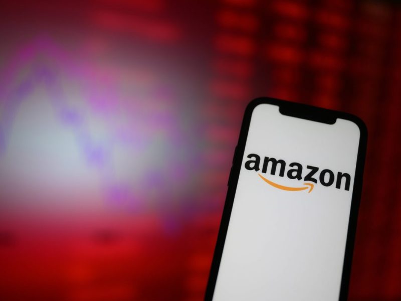 Amazon Logo auf Smartphone