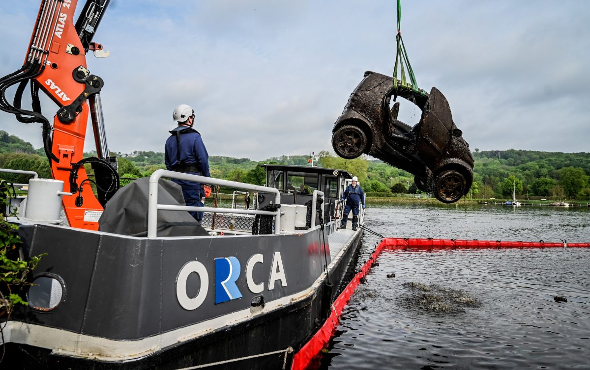 Bergungsarbeiten am Baldeneysee in Essen