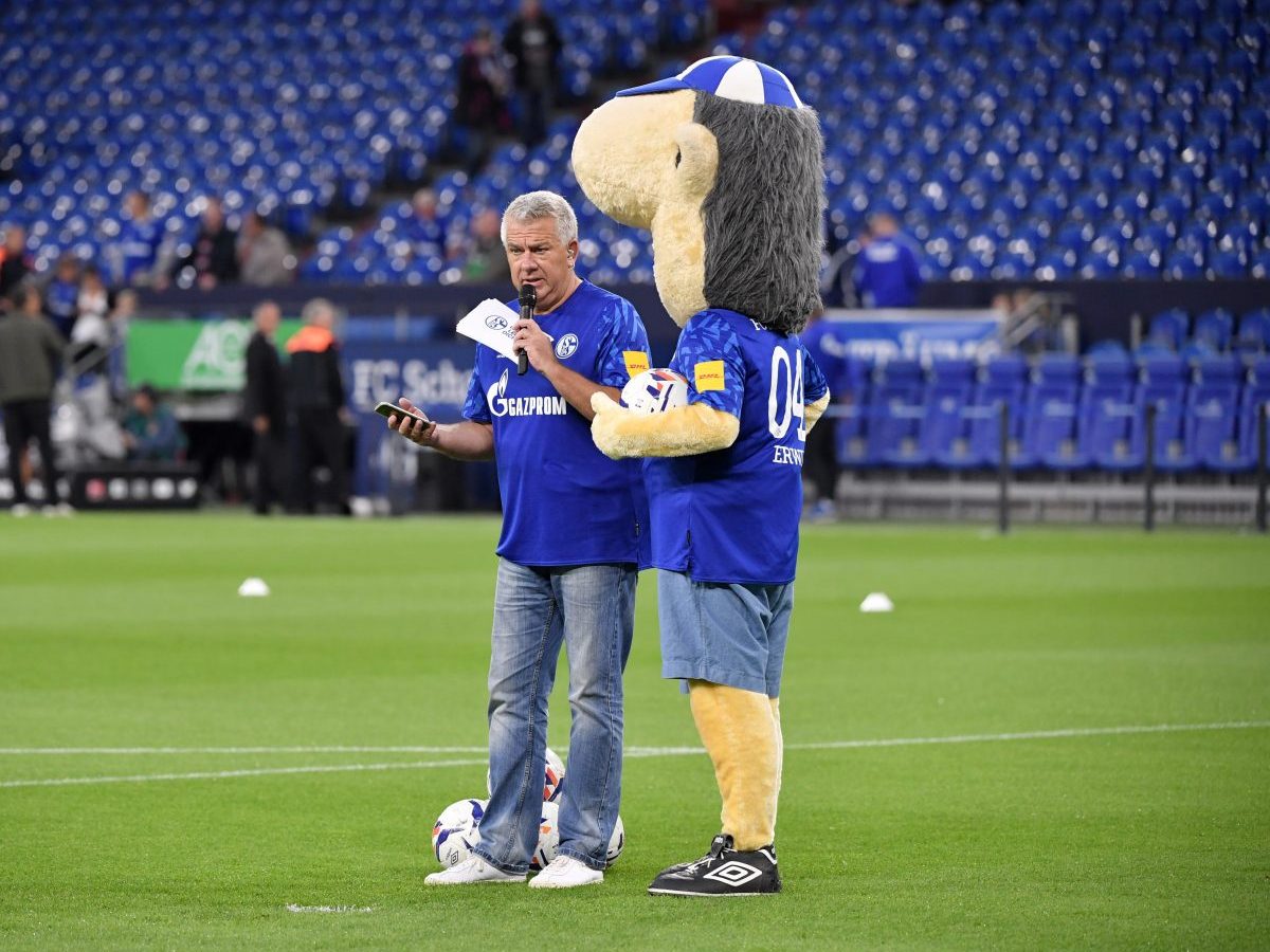 Beim FC Schalke 04 fällt eine bekannte Persönlichkeit aus.