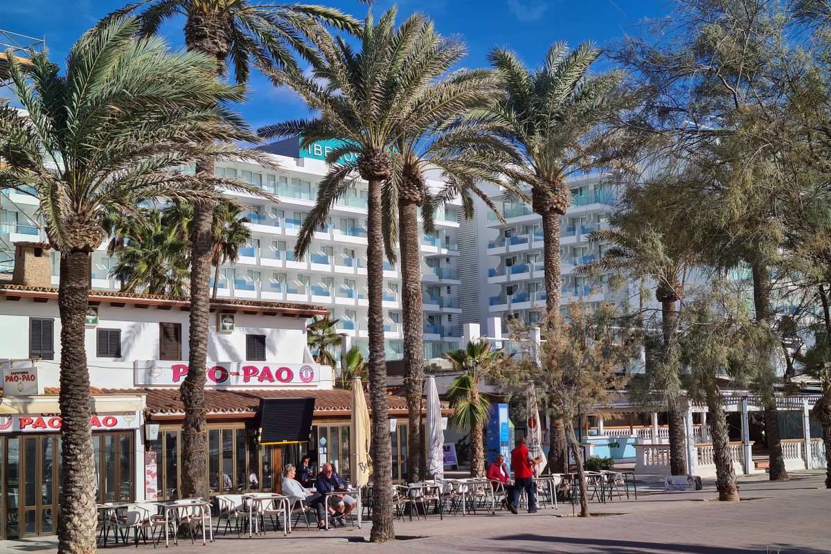 Urlaub auf Mallorca: Touristen, die DAS tragen bekommen hier nichts zu essen.