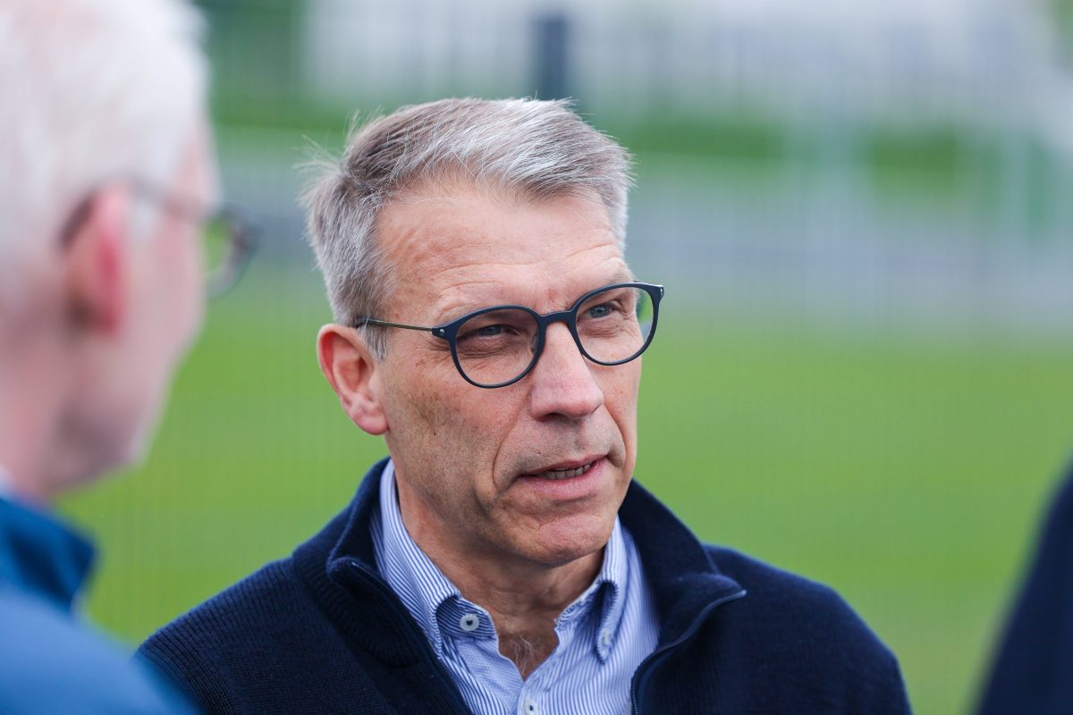 Beim FC Schalke 04 diktiert Peter KnÃ¤bel das Vorgehen.