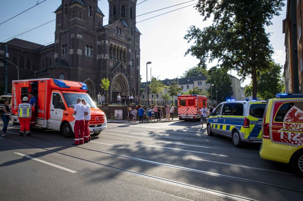 Essen Großeinsatz am Ehrenzeller Platz