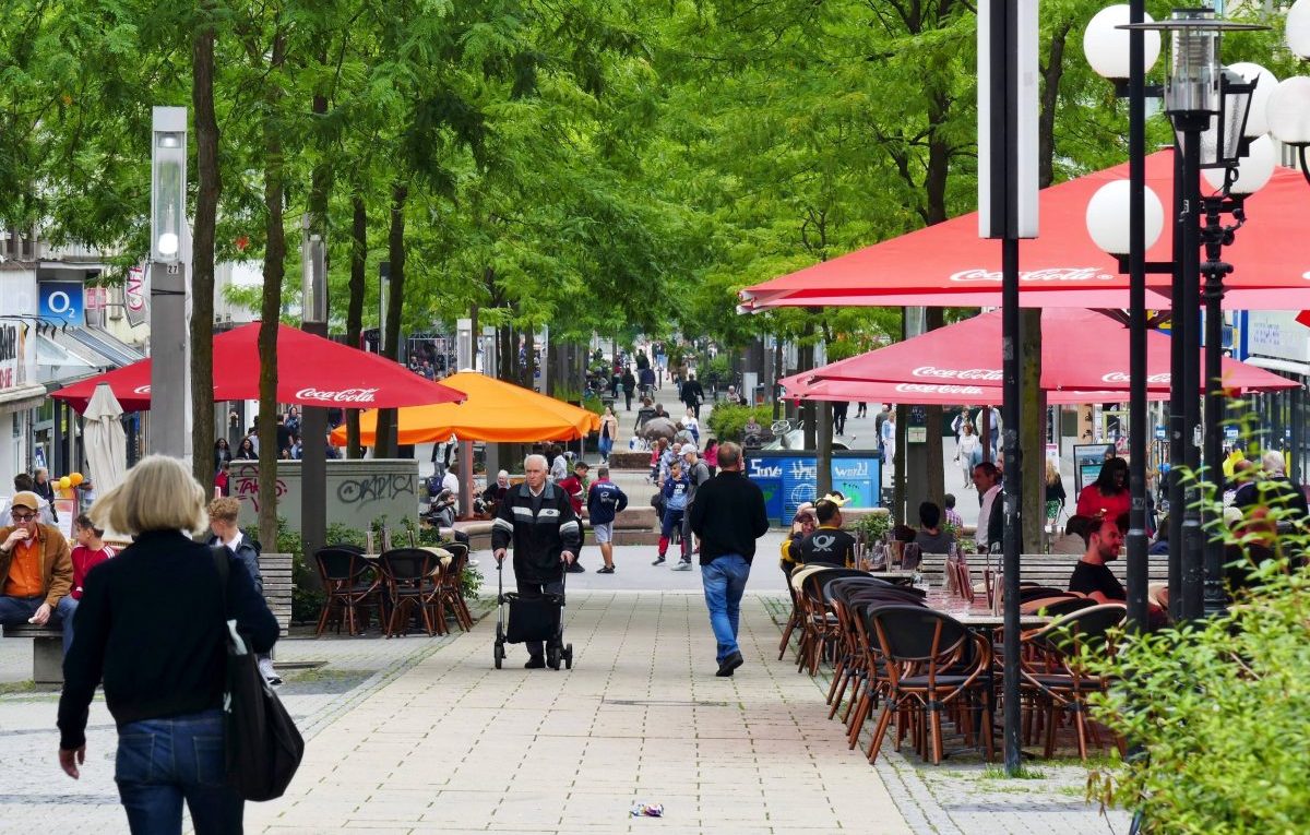 Herne, Ruhrgebiet, Innenstadt, CafÃ©s und FuÃŸgÃ¤nger