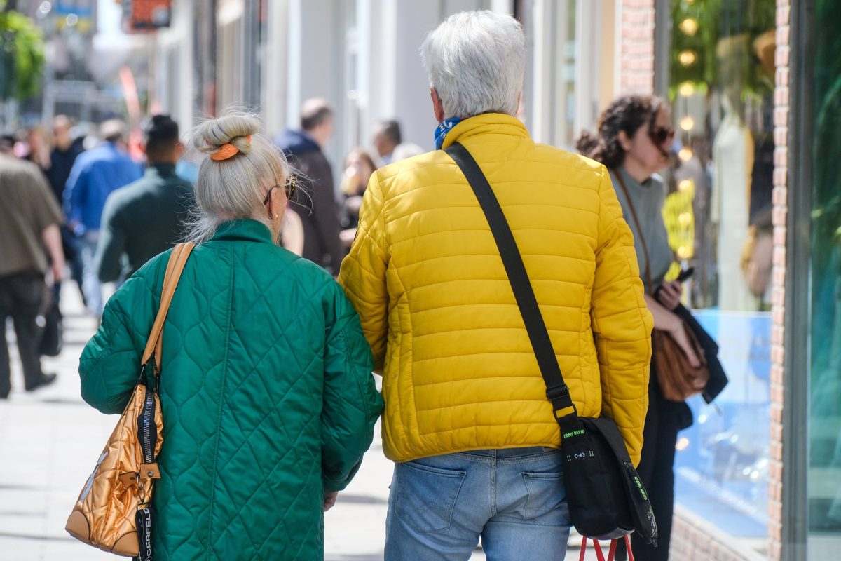 Wer früher als vorgesehen in den Ruhestand entschwinden will, muss mit Abzügen rechnen. Mit diesem Trick schaffst du einen früheren Renteneintritt.