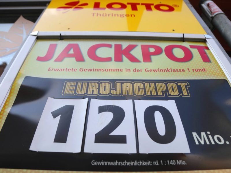 Lotto-Jackpot, 100 Millionen Euro, Frau überrascht