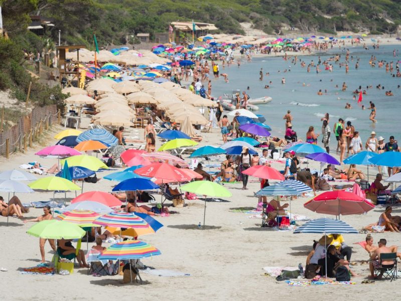 Ibiza, Strand, Urlauber