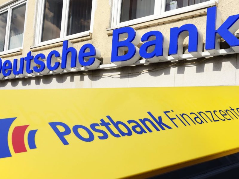 Deutsche Bank und Postbank Logo