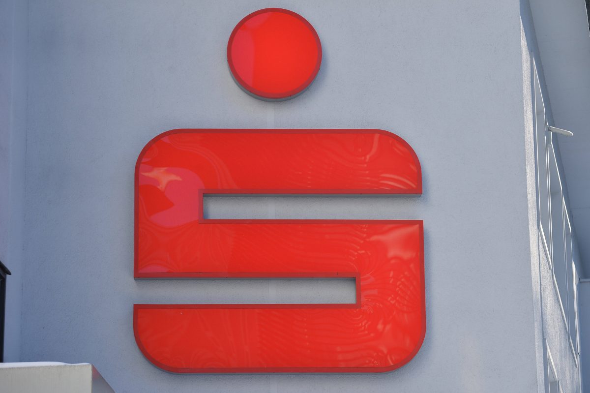 Sparkasse MÃ¼nchen macht Teil-RÃ¼ckzieher bei KontomodellgebÃ¼hren nach heftigen Protesten.