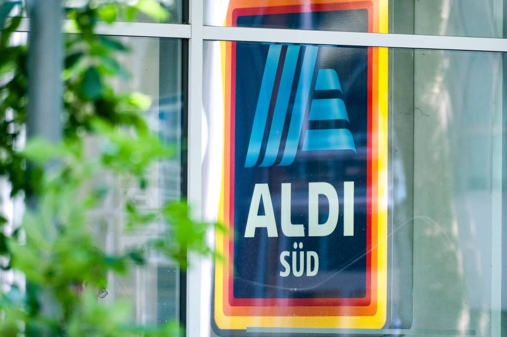 Außenaufnahme von einer Filiale von Aldi Süd.