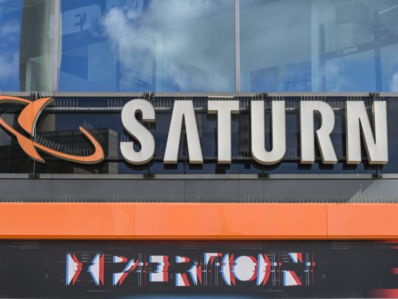 Saturn-Filialen werden in Media-Markt umbenennt. Der Mutterkonzern Ceconomy steckt mit Strategiewechsel dahinter.