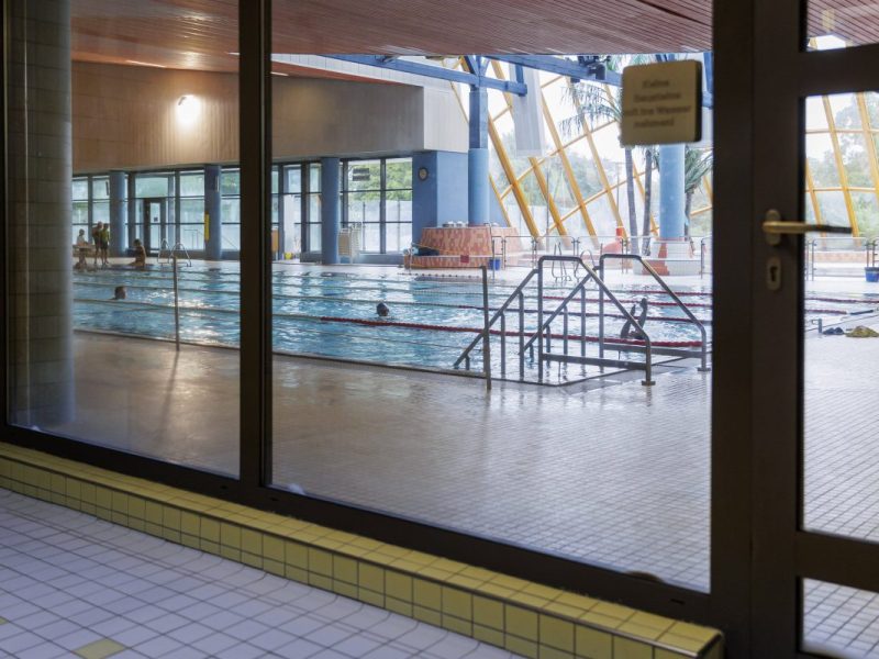 In einem Kölner Schwimmbad wurde eine 13-Jährige missbraucht. (Symbolfoto)