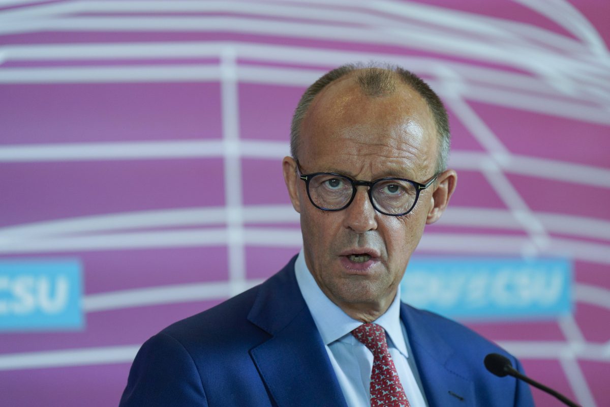 Friedrich Merz provoziert mit Aussagen über Asylbewerber und sorgt für ordentlich Empörung. Kritik kommt von SPD und Grünen.