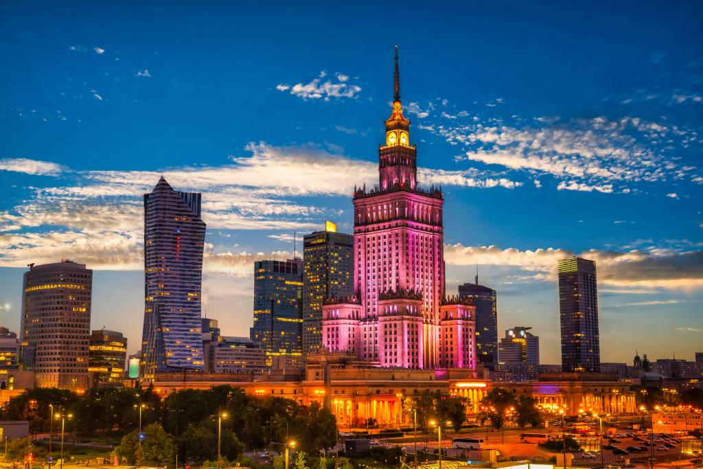 Der Palast der Wissenschaft und Kultur in Warsaw (Warschau) am Abend.