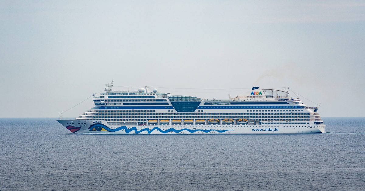 Das Kreuzfahrschiff Aida Blu wurde auf hoher See darum gebeten, einem Flüchtlingsboot zu helfen.