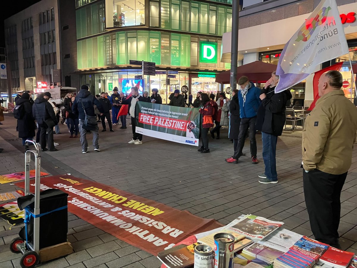 Essen: Neue Palästina-Demo am Limbecker Platz – Veranstalter richtet harsche Worte gegen Polizei! „Unmöglich“