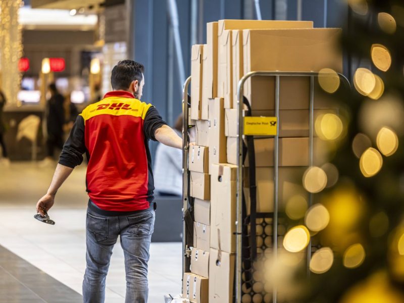 DHL