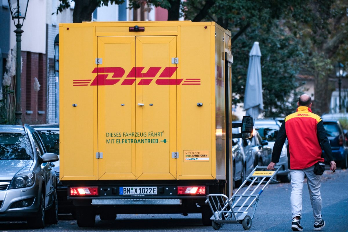 DHL