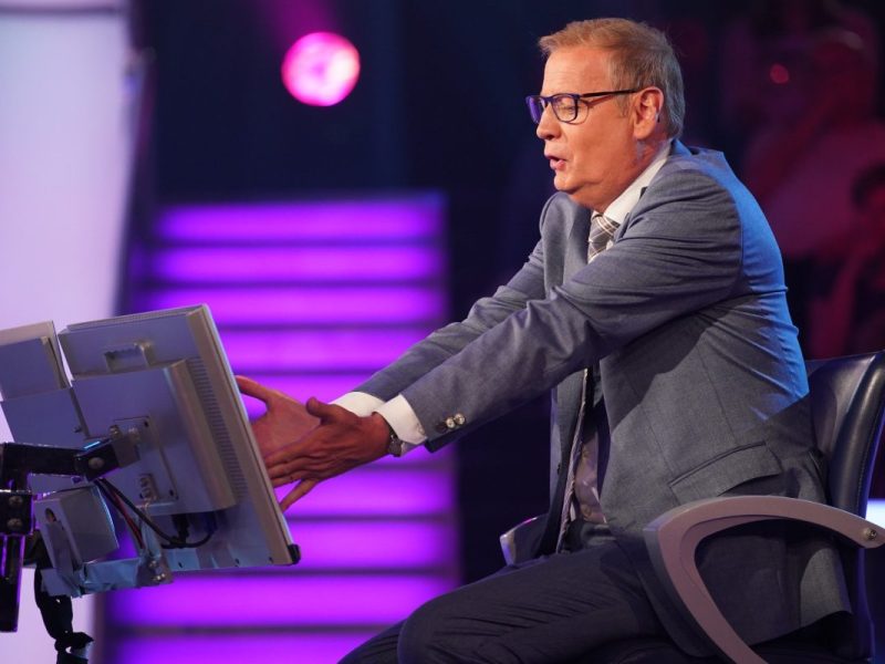 Bei der beliebten Quizshow stand ausgerechnet DIESER Pullover im Vordergrund. Warum Günther Jauch dem Stück Stoff genauer auf den Grund ging...