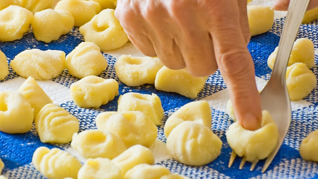 Gnocchi werden zubereitet.