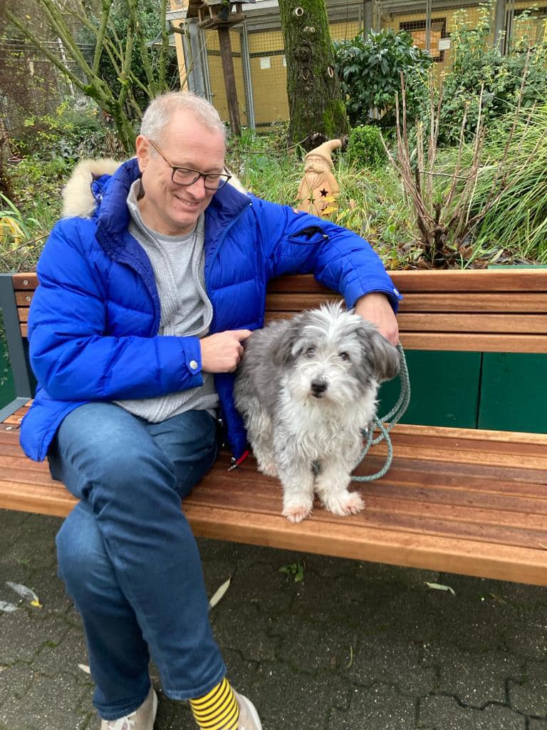 Bissiger Hund in NRW bekommt nach Jahren im Tierheim ein neues Zuhause.