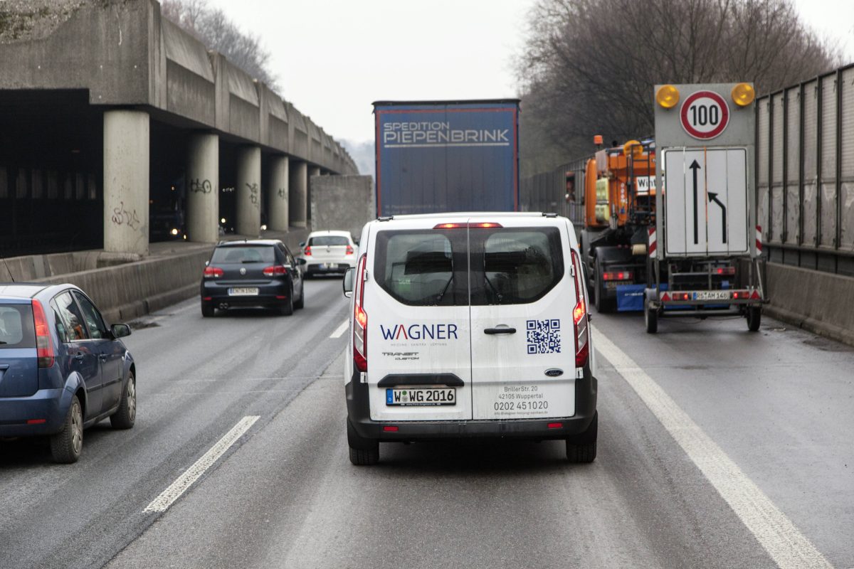 Wetter in NRW: Die A1 musste gesperrt werden. Es ist zu gefährlich.