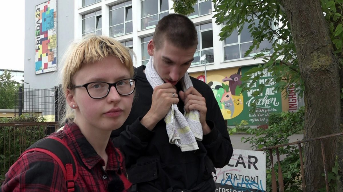 BÃ¼rgergeld-EmpfÃ¤nger Jasmin und Maik wurde das WLAN abgedreht. FÃ¼r die leidenschaftlichen Zocker ist das fatal.