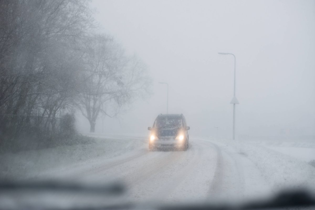 Autofahrer sollten diese Tipps bei Blitz-Eis beachten.