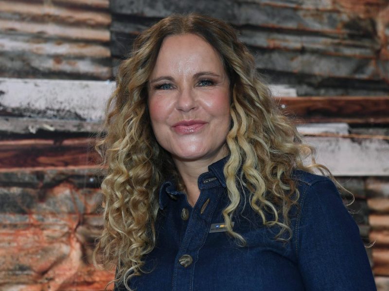 RTL-Star Katja Burkard bekommt öffentlich eine Nachricht von einem Mann.