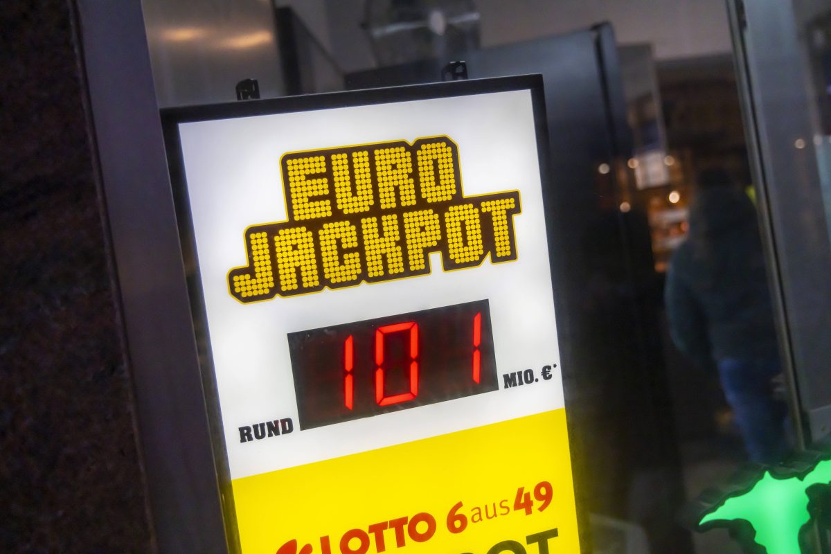 Lotto-Gewinnerin wird von Familie verstoßen.