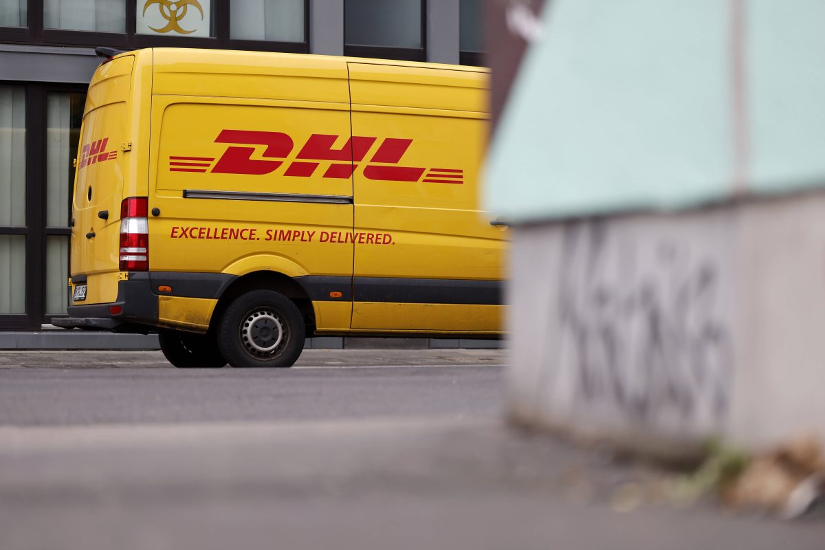 Nachdem ein DHL-Bote immer wieder den gleichen Fehler machte, griff die Kundin zu einer Maßnahme.