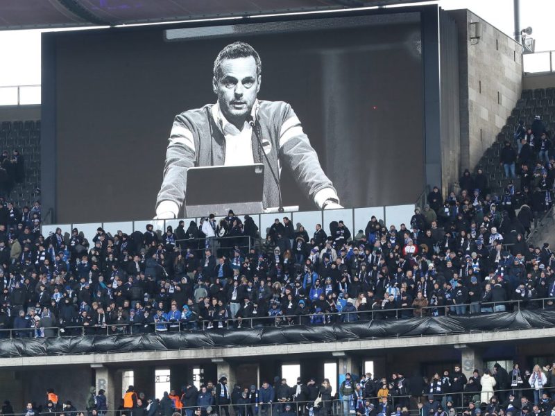 Hertha BSC Berlin verabschiedet den verstorbenen Präsidenten Kay Bernstein.