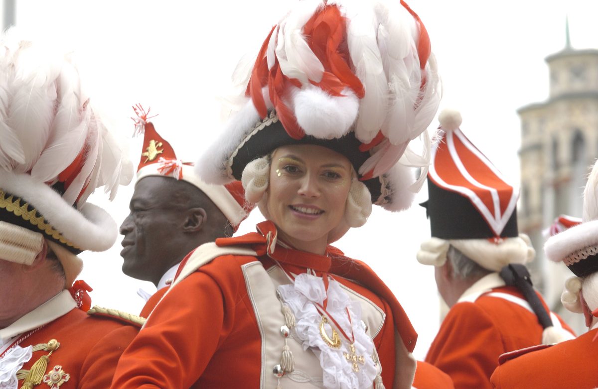 Heidi Klum ist nicht der einzige Star, der schon auf dem Rosenmontagszug war.