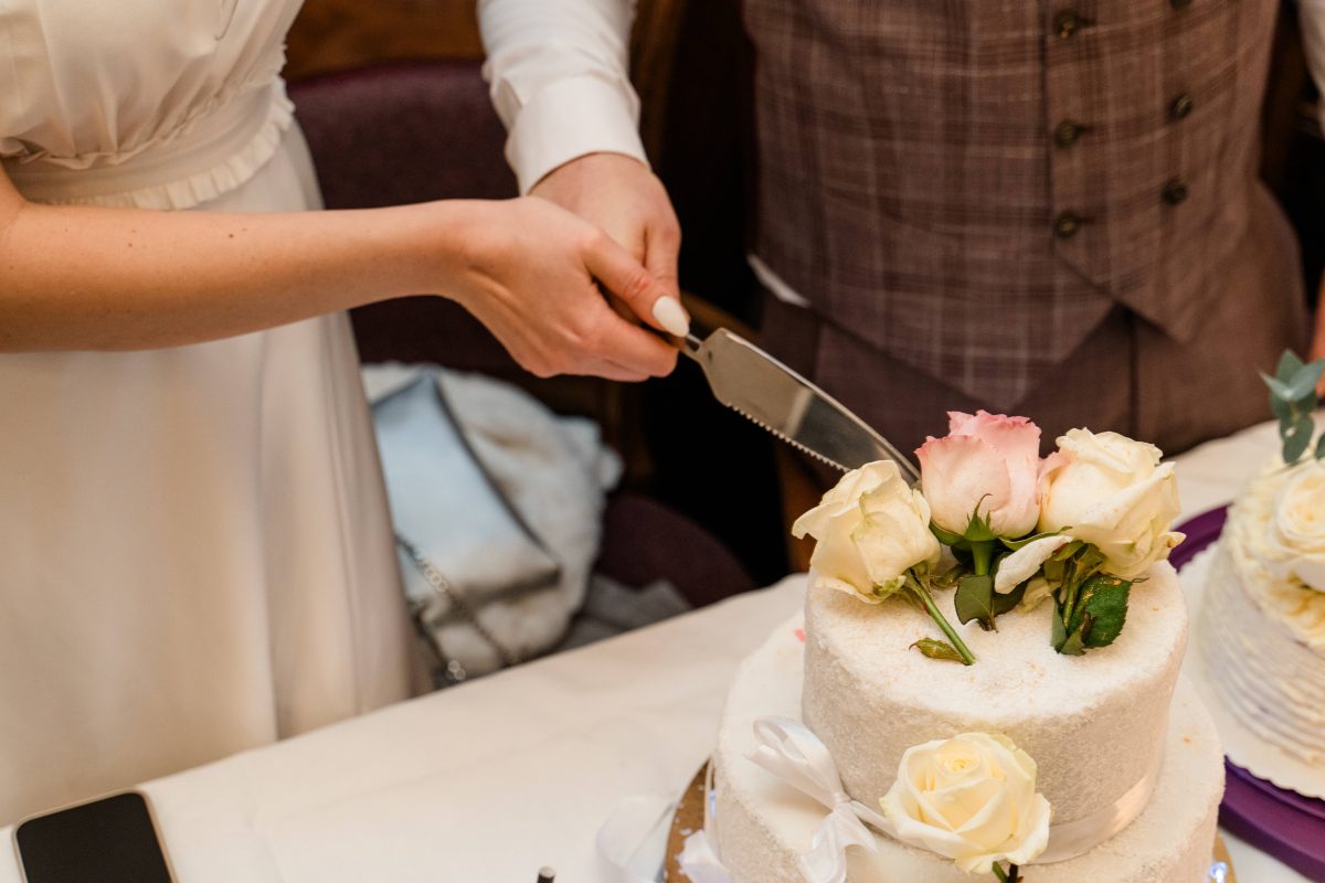 DAS hätte auf der Hochzeit nicht ans Licht kommen sollen.