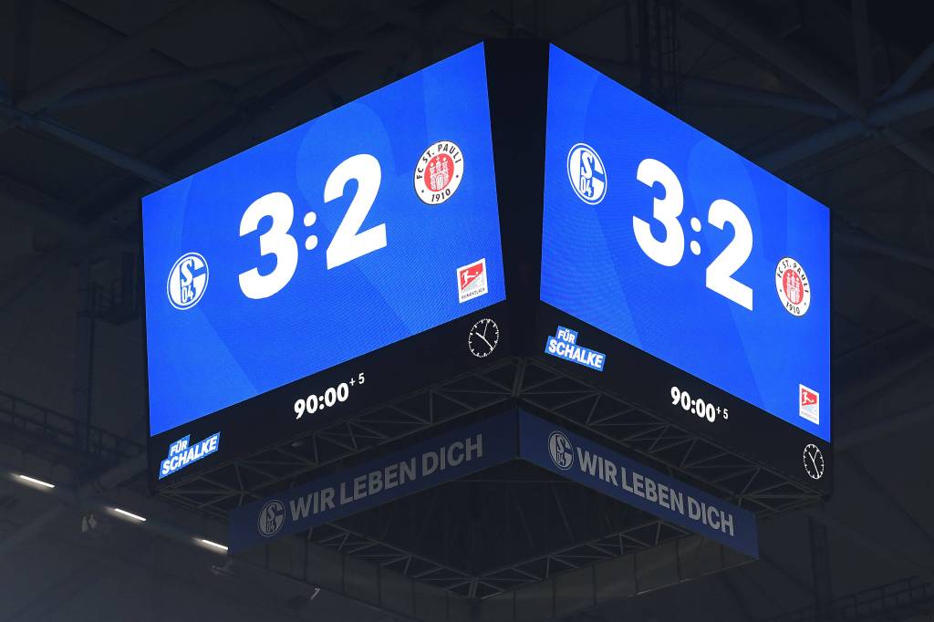 Schalke konnte das letzte Heimspiel gegen St. Pauli noch drehen.