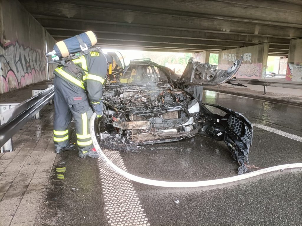 a42 dortmund auto brennt