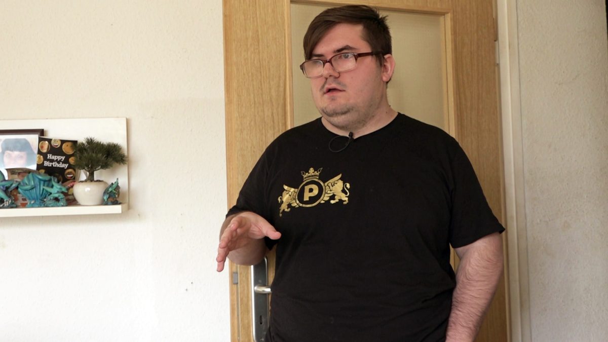 WÃ¤hrend einige BÃ¼rgergeld-EmpfÃ¤nger sehnsÃ¼chtig nach einem Job suchen, hat Pascal die Nase voll und kÃ¼ndigt...