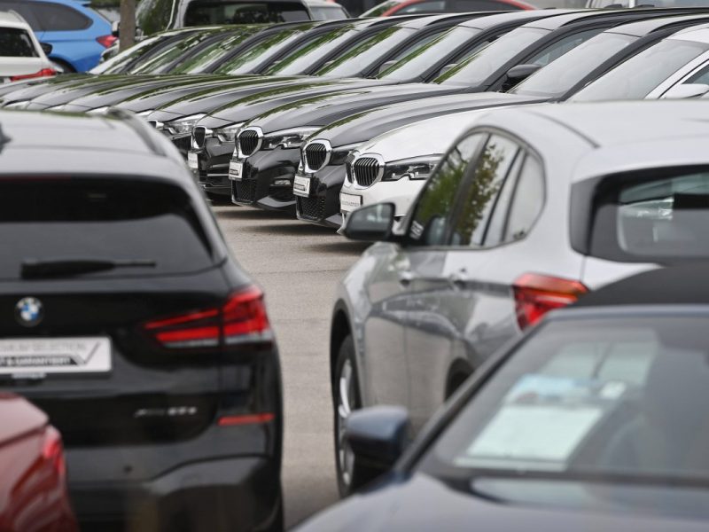 Verkehr: Neues Label beim Autokauf gibt Auskunft über Folgekosten