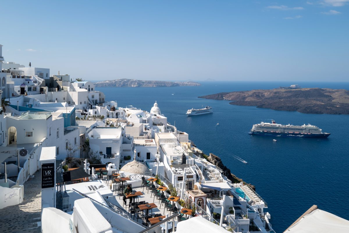 Kreuzfahrt-Touristen müssen auf einen Halt in Santorini verzichten. (Symbolfoto)