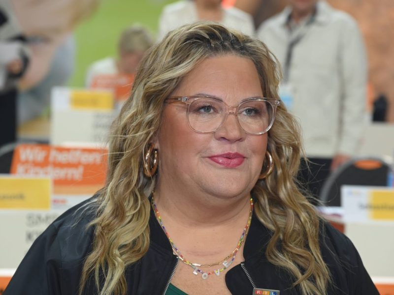 Ilka Bessin macht ein Geständnis.