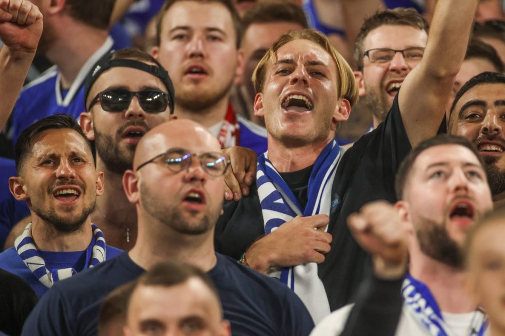 Skrzybski und Becker beim Jubeln auf Schalke.