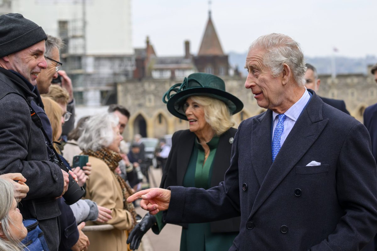 König Charles III. hat sich in seiner Vergangenheit nicht immer mit Ruhm bekleckert. Jetzt teilt der Monarch gegen IHN aus...